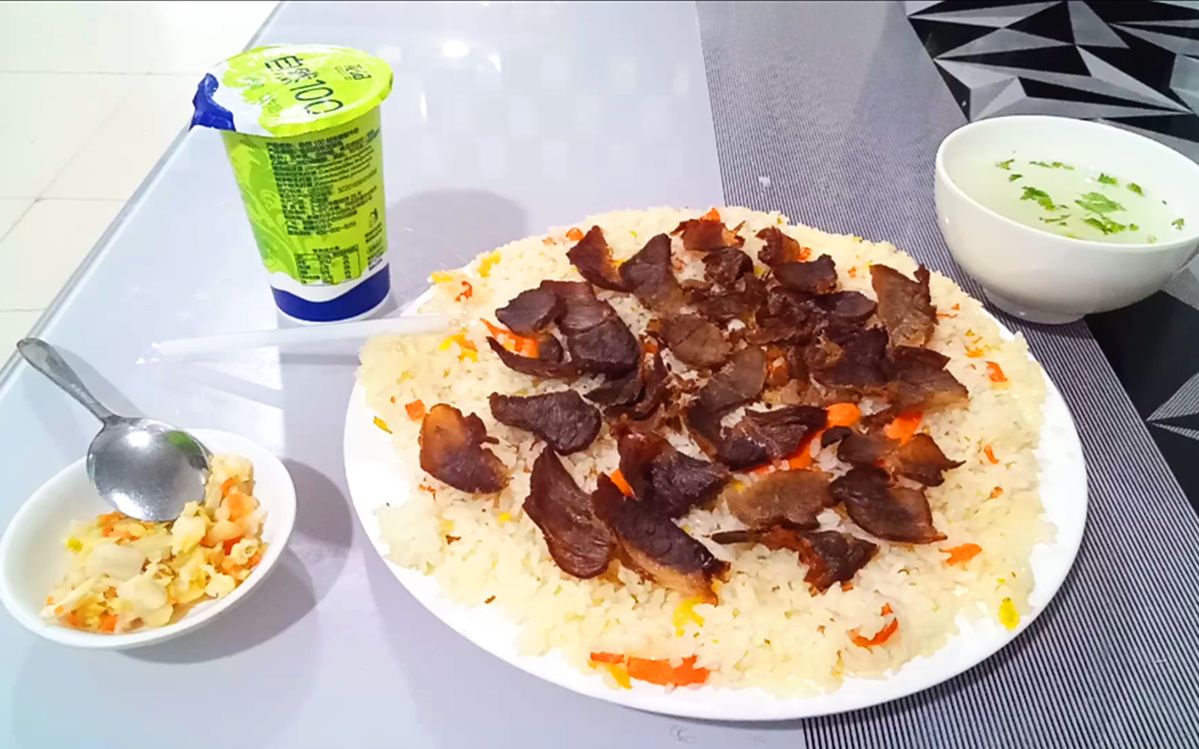 新疆最正宗风干肉抓饭,米饭香糯,风干肉劲道,吃爽了!