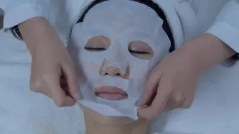 女人来美容院护理，怎料一张面膜送了命，院长一句话发现问题！