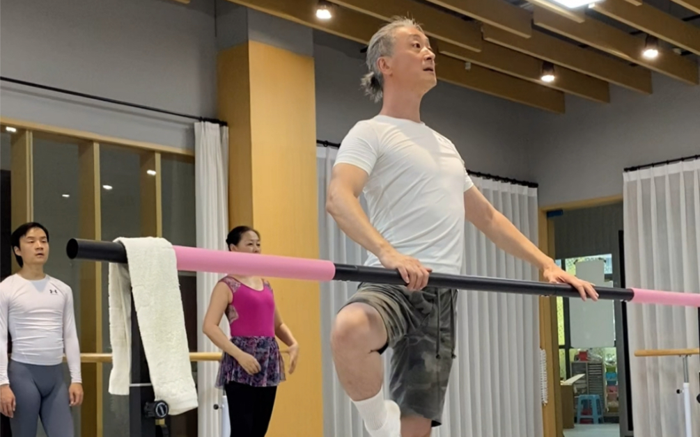 朱亦军芭蕾课堂|passe要努力的方向