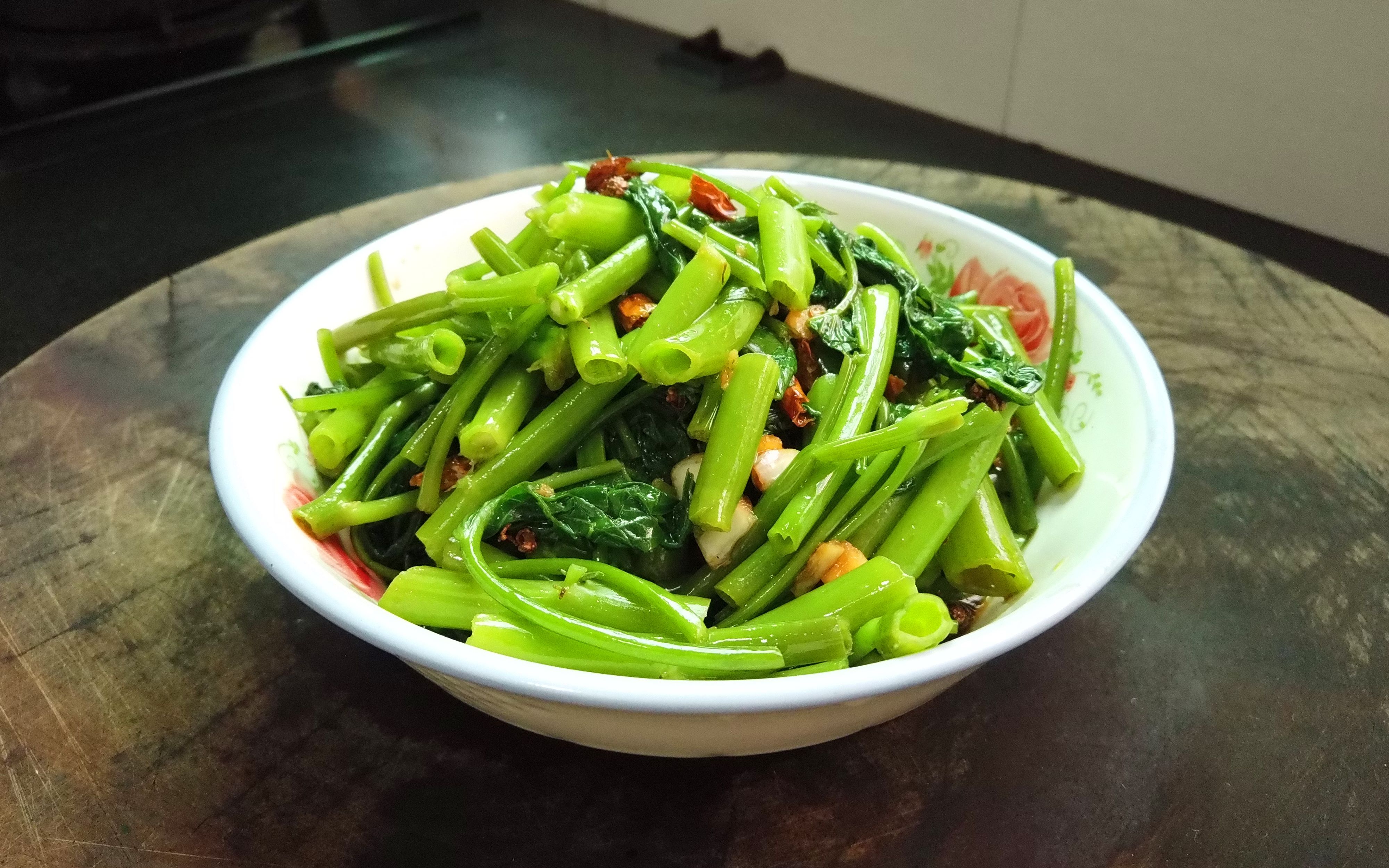 凉拌空心菜:夏日炎炎,开胃菜,简单的家常菜