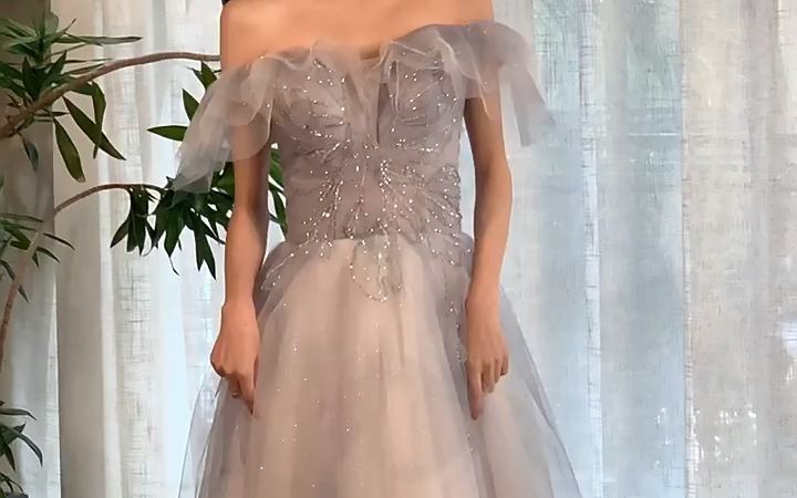 紫色晚礼服女轻奢小众高端一字肩高级感宴会气质主持人连衣裙秋冬