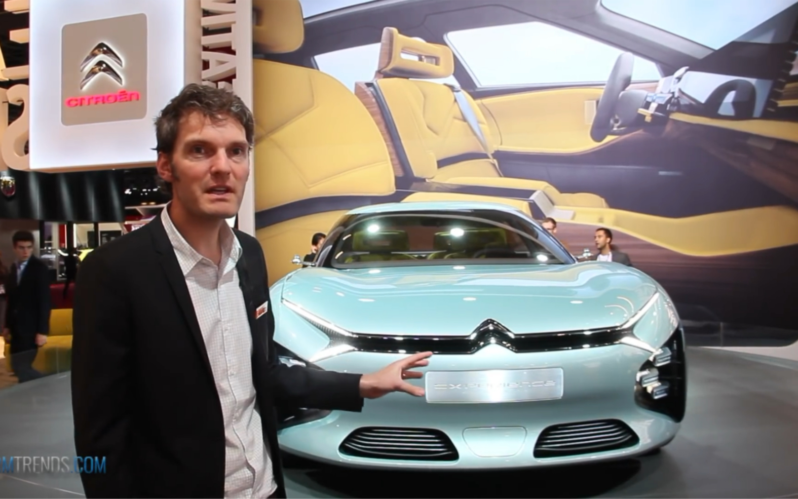 车展上的雪铁龙凡尔赛c5x概念车,它来自未来