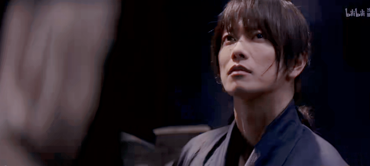 抹不去的十字疤 忘不掉的雪代巴 #《浪客剑心》真人版#娱乐