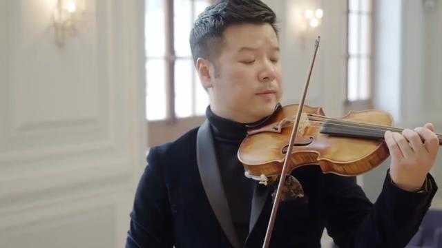 小提琴家王晓明演奏门德尔松《e小调小提琴协奏曲》,旋律就像美酒让人