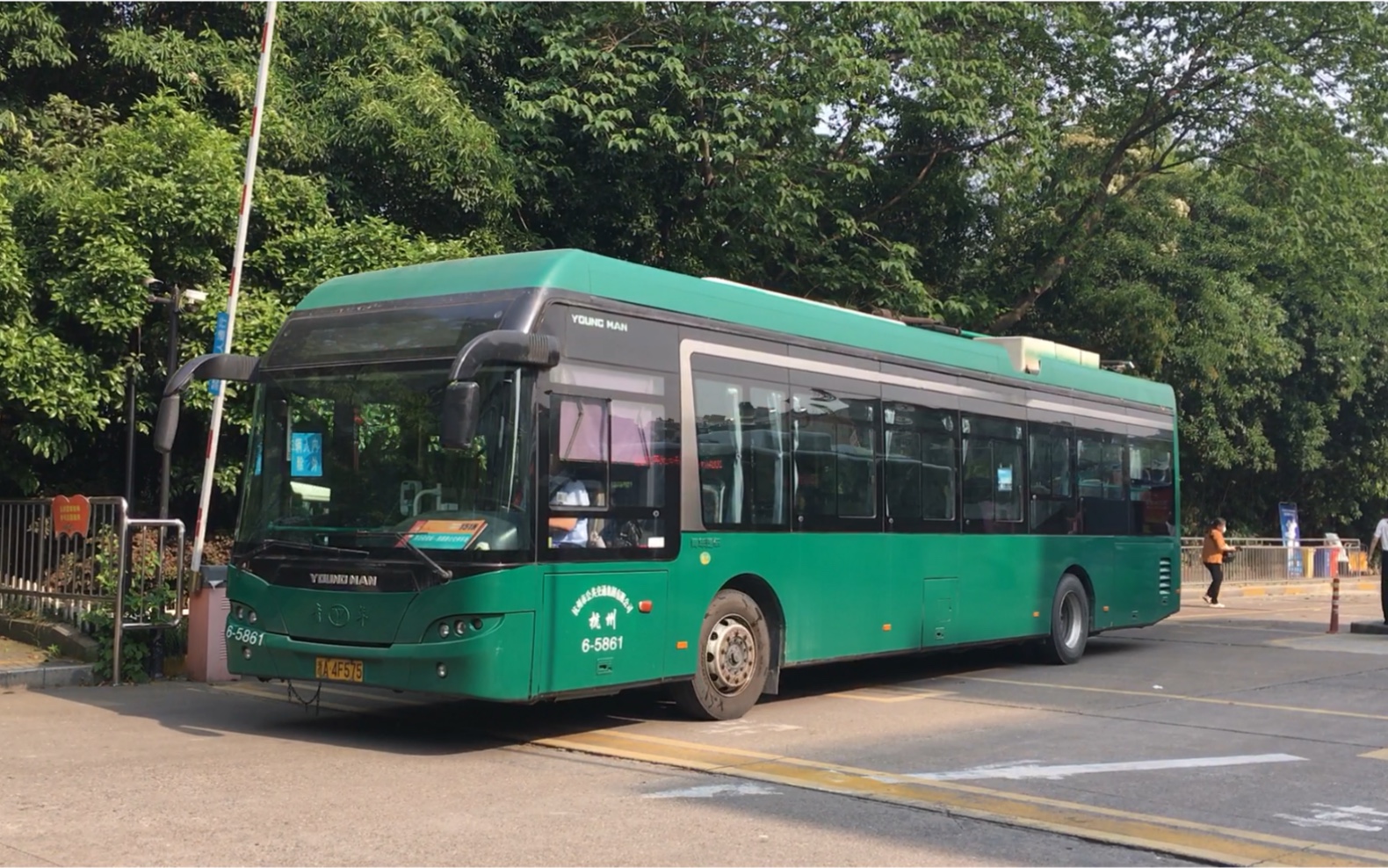 【杭州公交】jnp6120bev1 151h路 6-5861