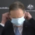 澳大利亚卫生部长示范戴口罩 尴尬了…