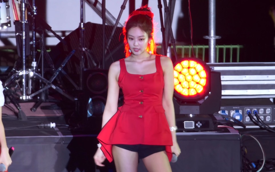 【jennie】【直拍】红衣蝴蝶结 180525_哔哩哔哩 (゜-゜)つロ 干杯