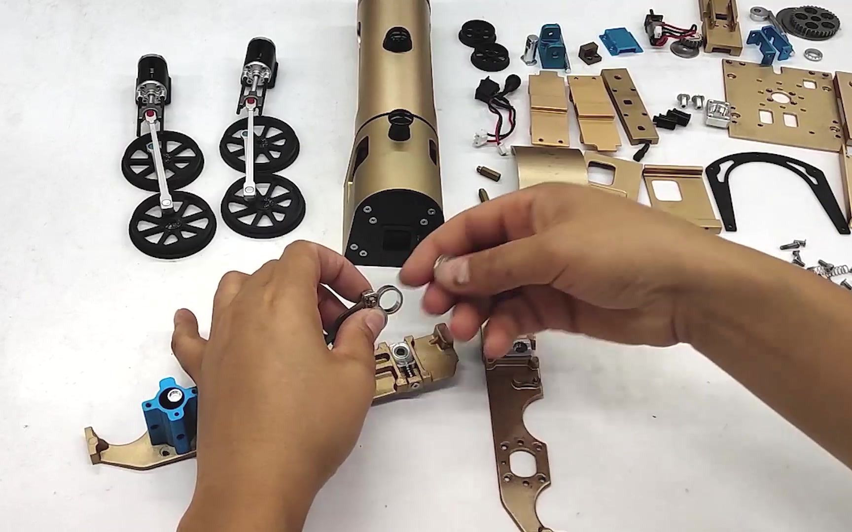 迷你蒸汽火车拆装看内部结构 土星文化教学教具 科学素养教育