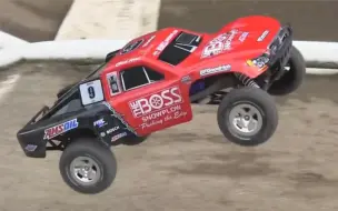 Download Video: traxxas slash 2wd 后驱 赛道 小跑 飞坡 jump