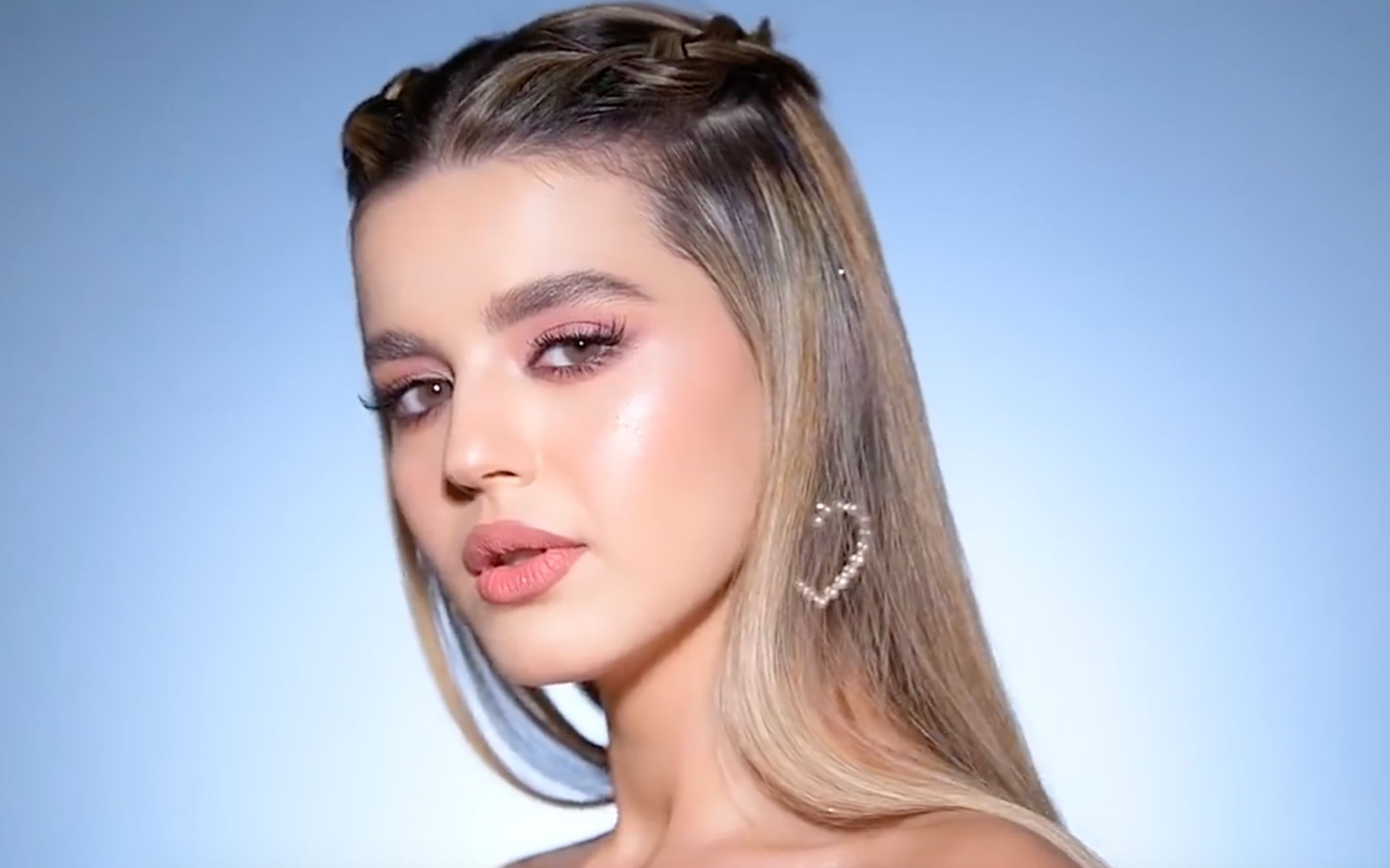 超粉嫩的中东轻混血妆容教程!美哭!