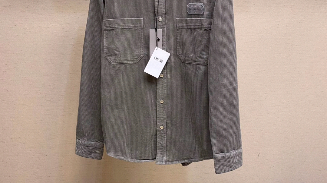 【新款更新】高仿prada普拉达秋款衣服/质量怎么样