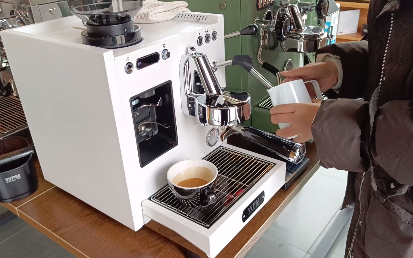 瑰夏四川咖啡机wpm惠家kd310gb一体机咖啡研磨冲煮一体机 (3)