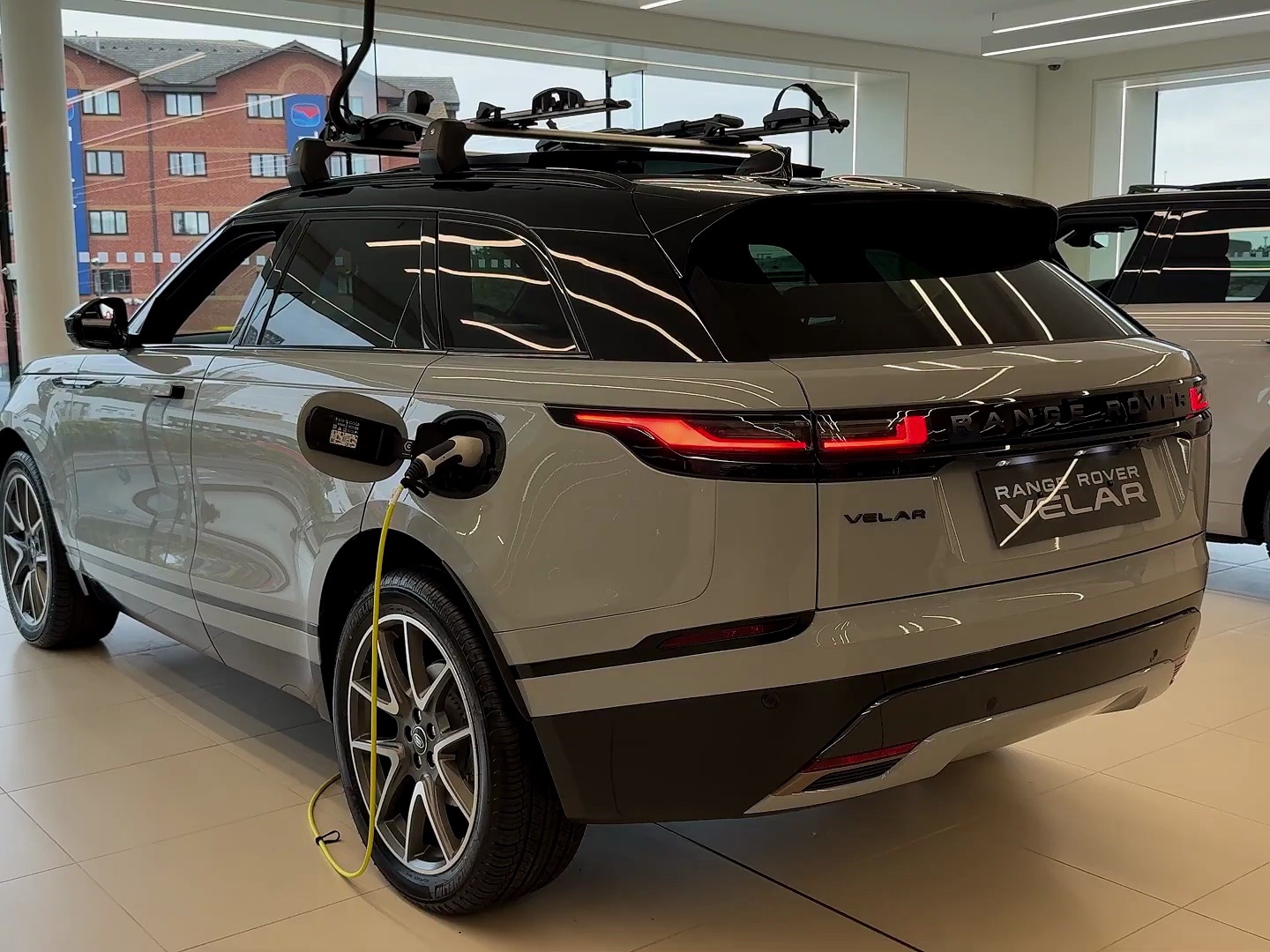 2024 range rover velar p400e dynamic in arroyos grey