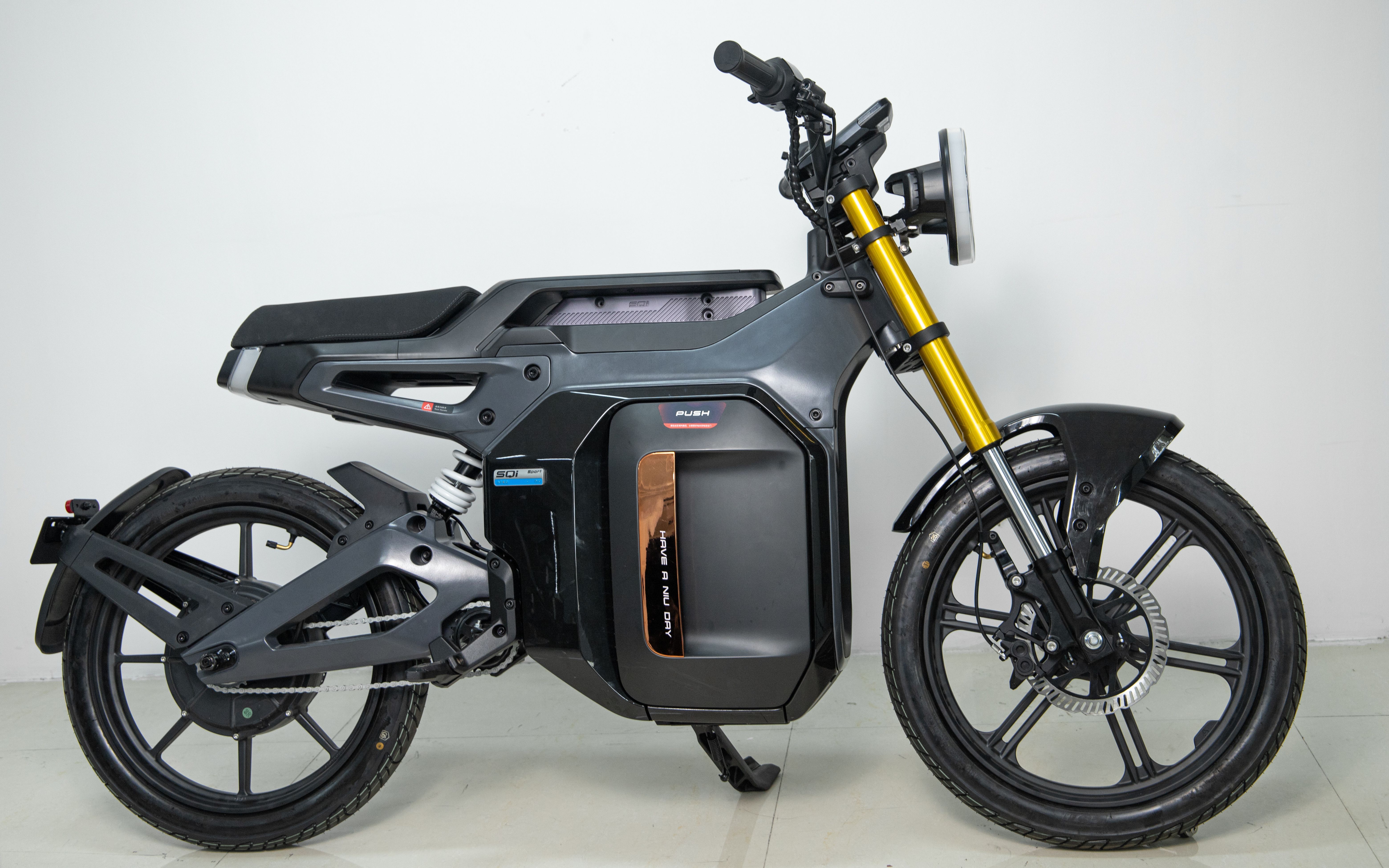 小牛sqi倒置前叉减震性能展示