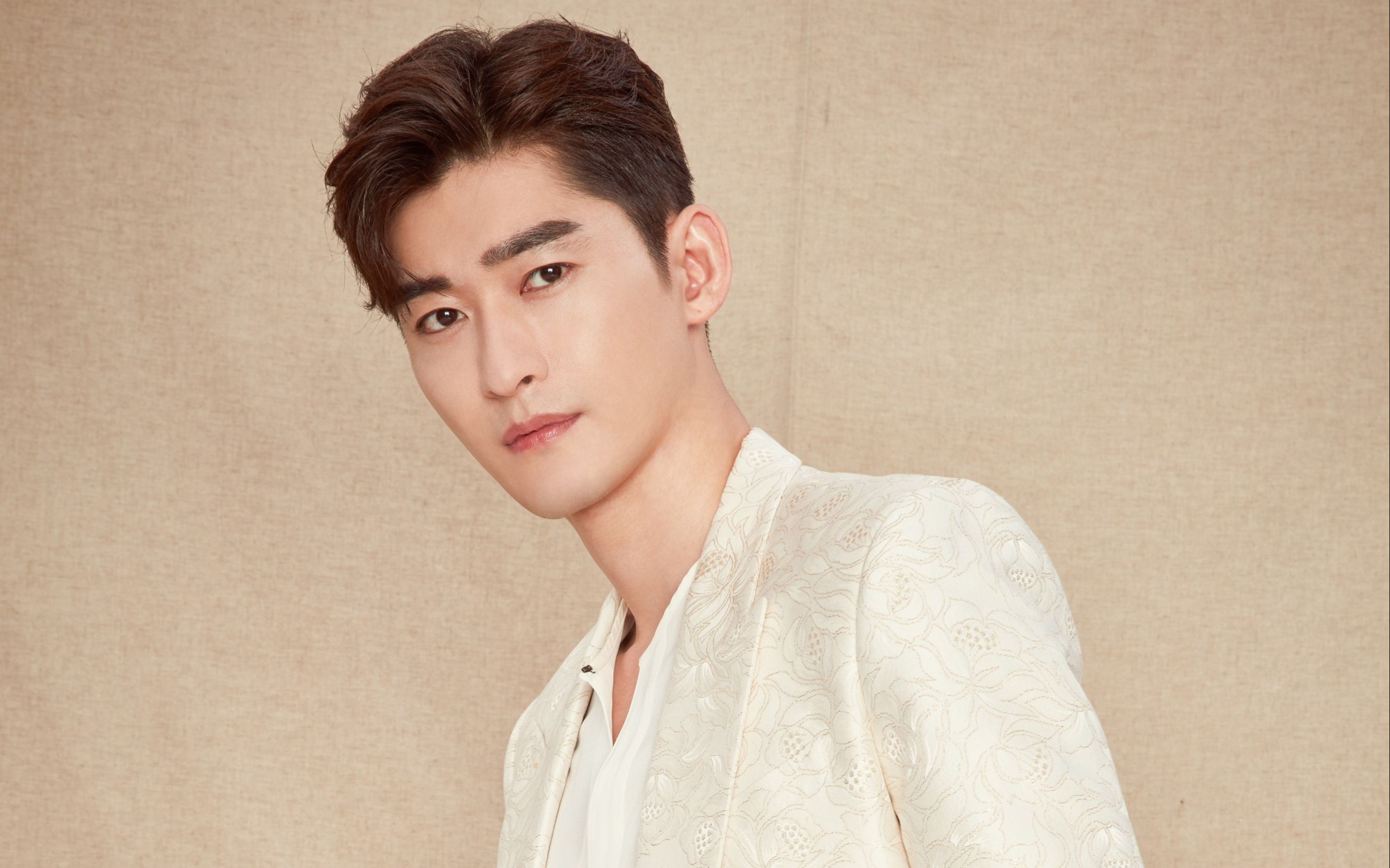 张翰24岁~38岁变化,小鲜肉变油腻大叔,他对霸总的理解是什么?