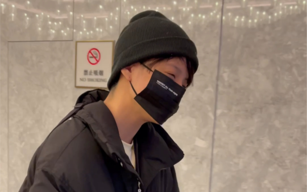 【amber刘逸云】亲口跟宝贝说了圣诞快乐和新年快乐啦_哔哩哔哩_bili