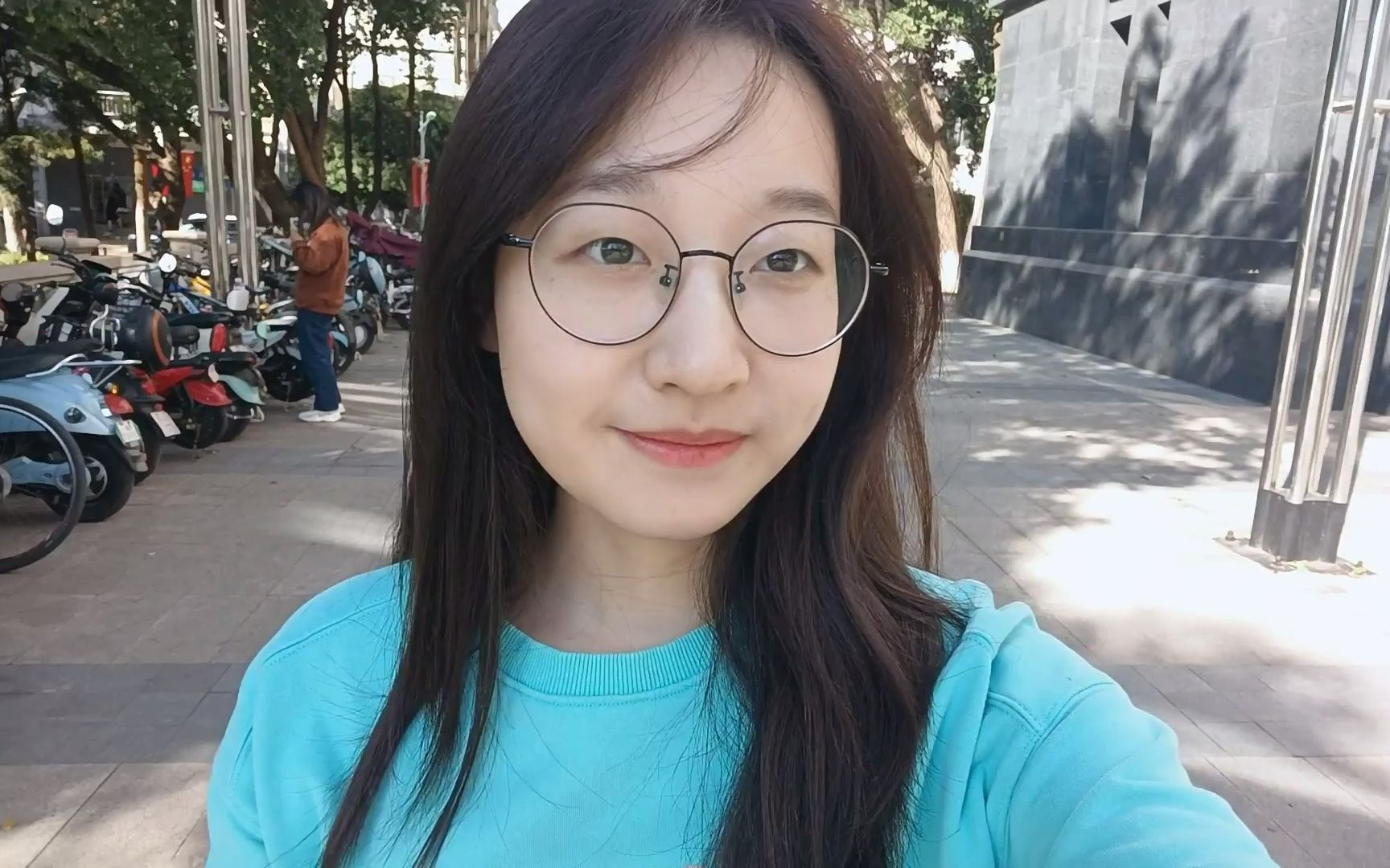 素材时长两年半,当代大学生碎碎日常