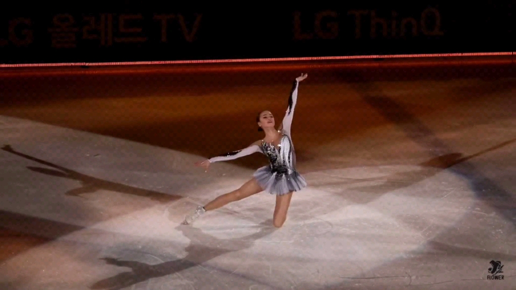 扎吉托娃冰演《黑天鹅》