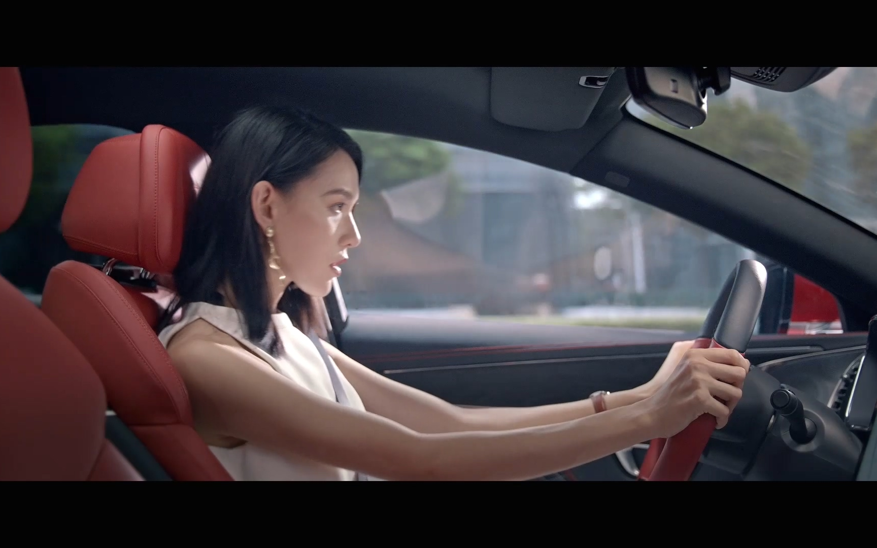 p2美女小姐姐开车推背版!