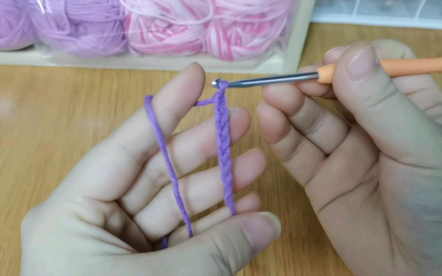 【毛线钩织基础针法】超详细的毛线钩织基础针法教程——(1)辫子针,锁