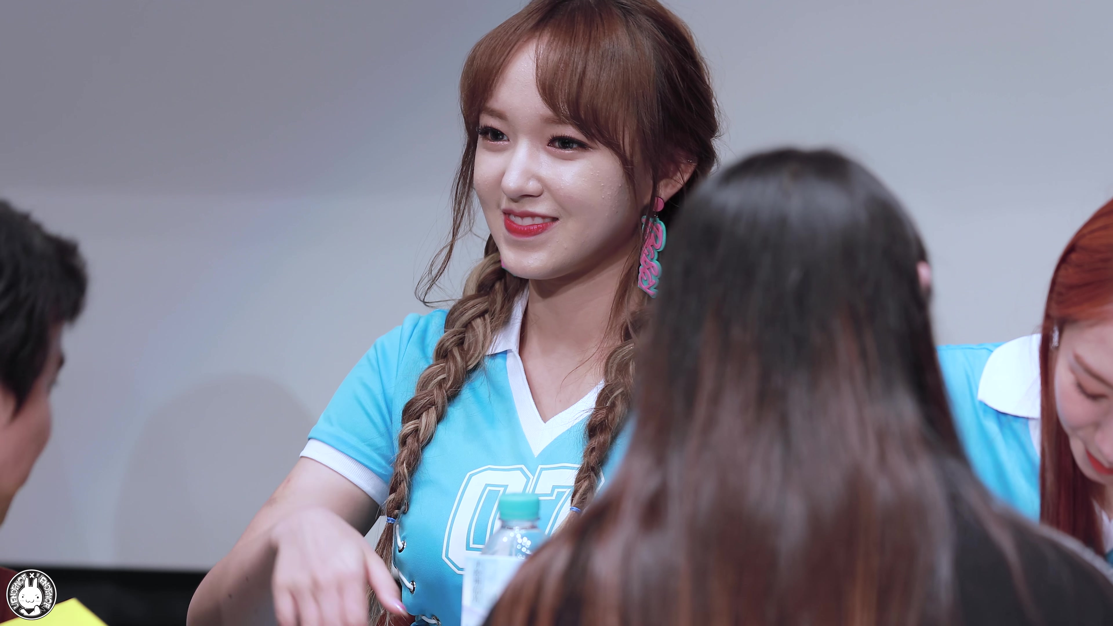 170625 程潇双麻花辫运动服签售会2