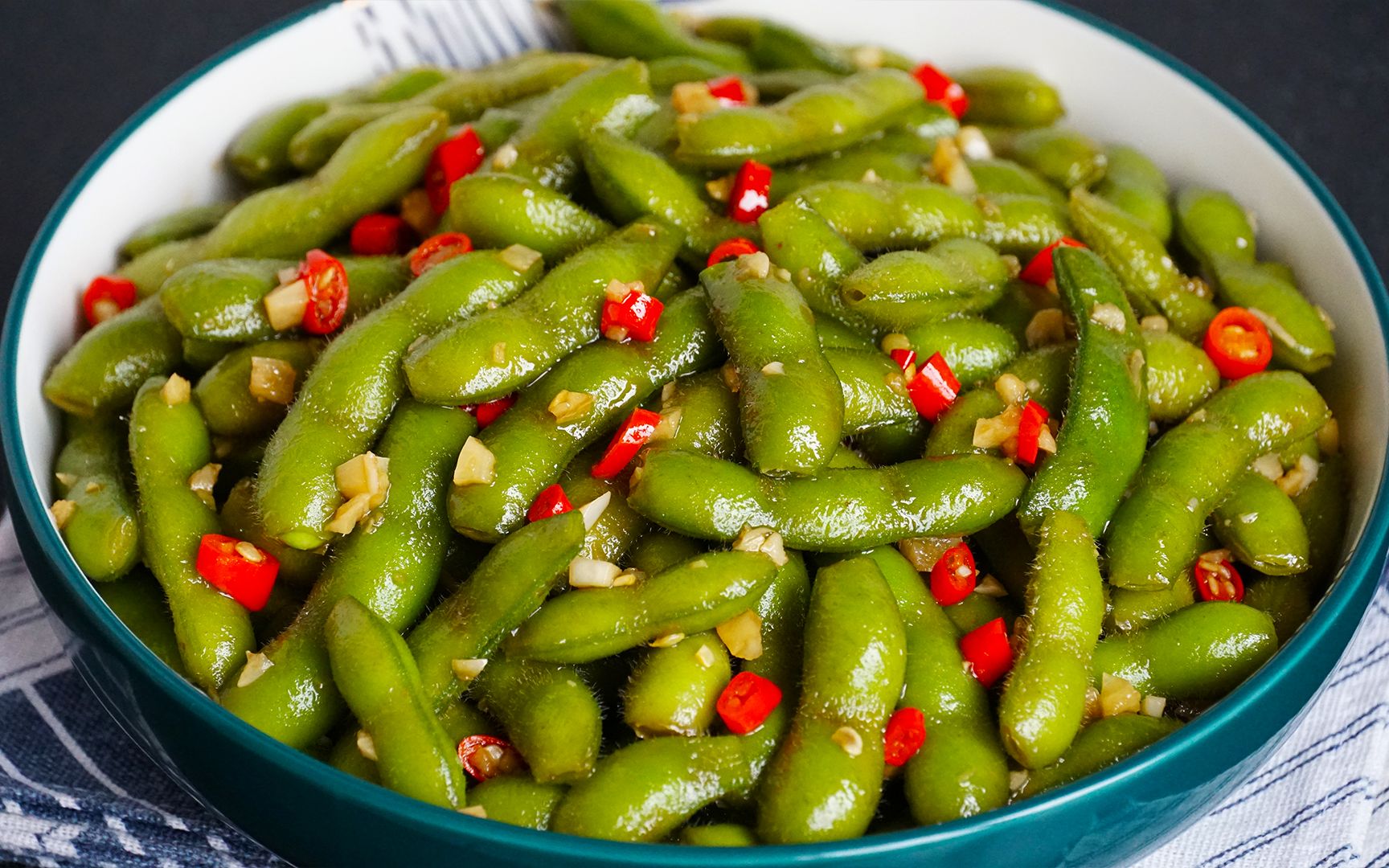 毛豆这样做秒杀烧烤摊,翠绿不发黄,鲜香入味,每次都会多喝两杯