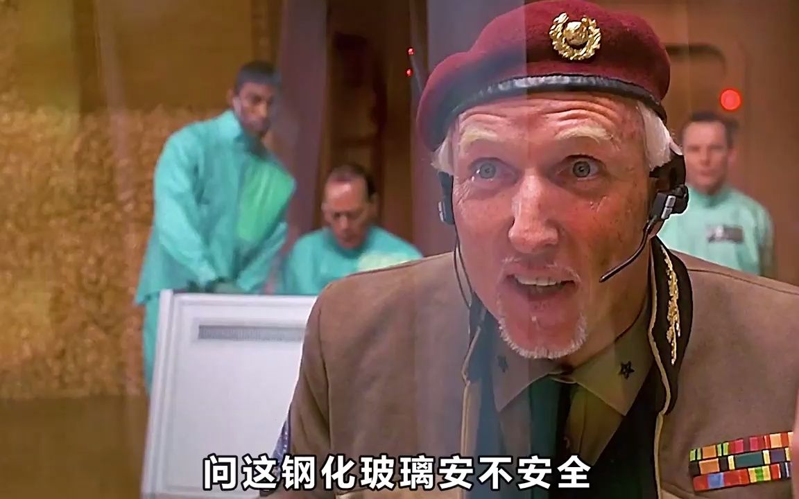 童年中印象深刻的科幻片《第五元素》三方势力抢夺神石大打出手!