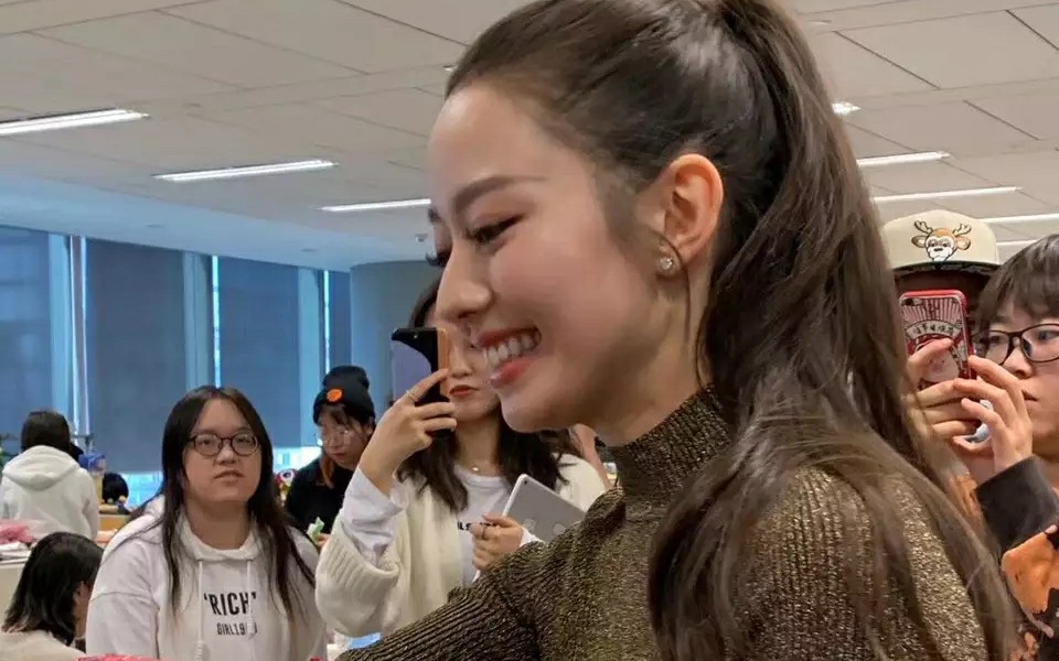 曰裔印度贵族峰哥 蜥蜴人评论孙笑川的女朋友周淑怡.