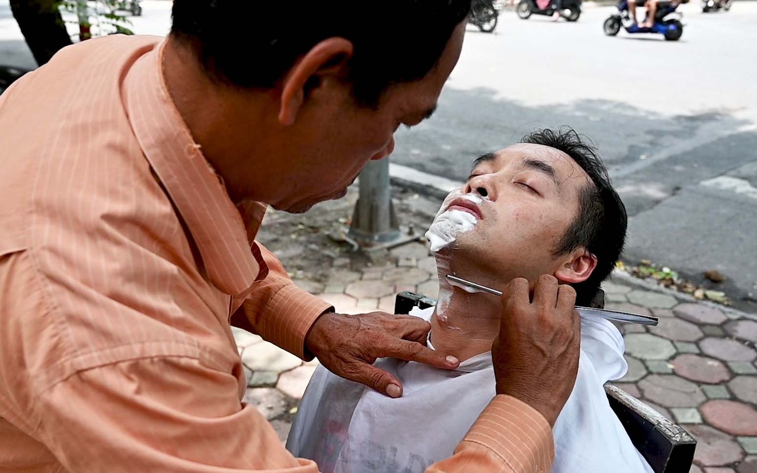 越南的廉价刮脸,越南是个好地方,有机会推荐大家去!