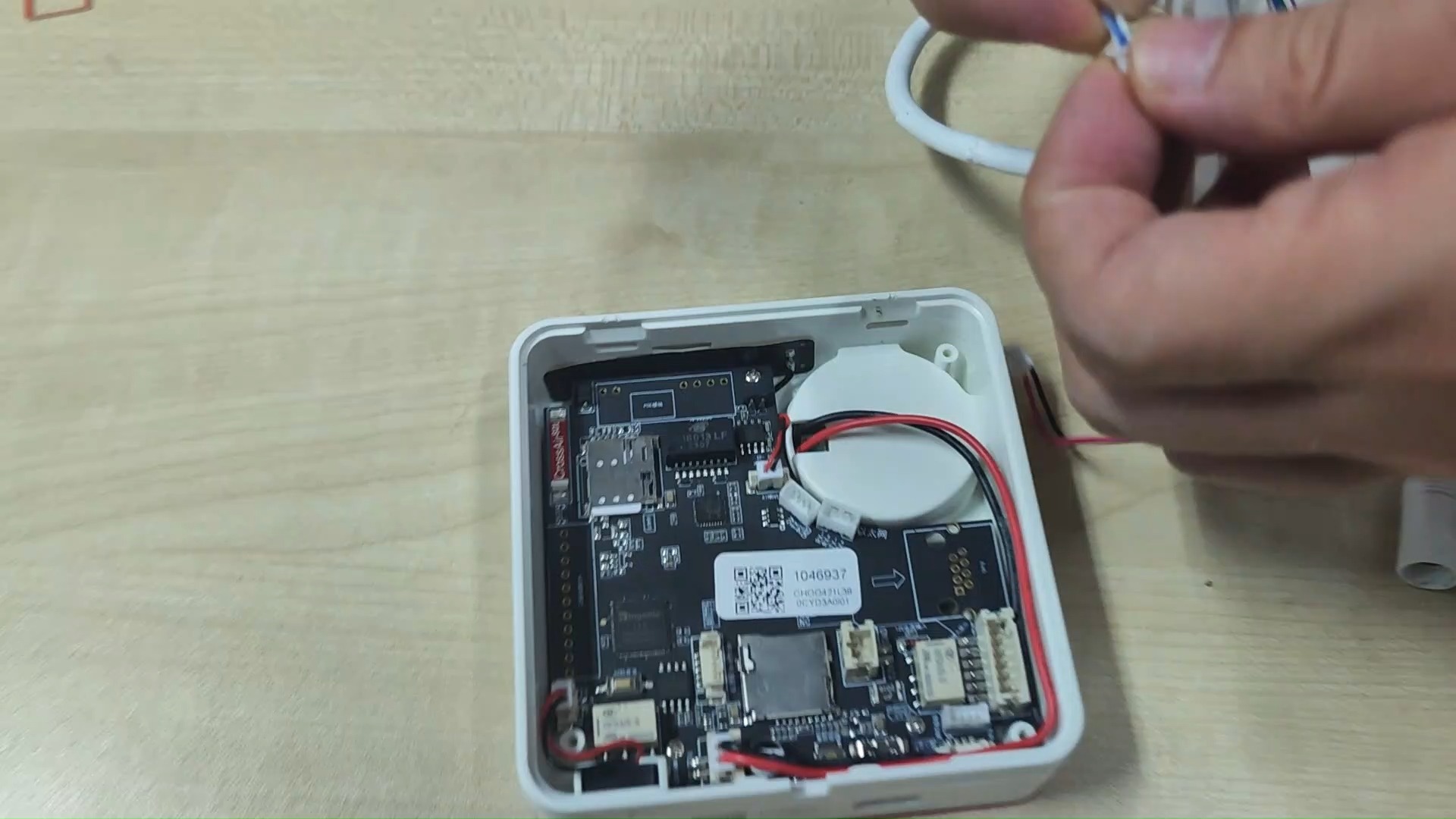 t31设备拆卸后壳安装sim卡