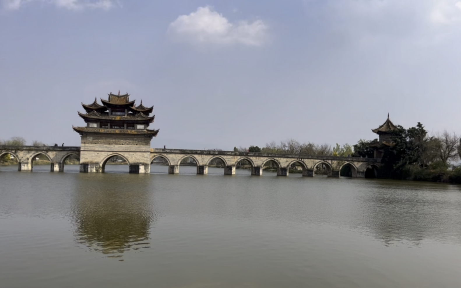 自驾游,云南红河州建水县,双龙桥,集市,移动的2元小店