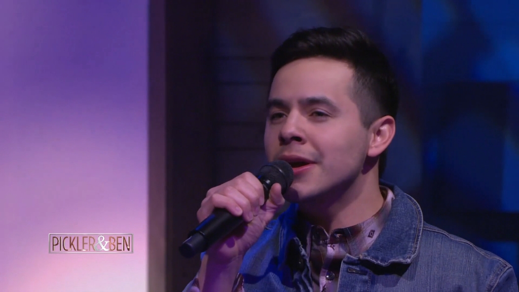 [图]【音乐现场】David Archuleta Performs -Postcards in the Sky- Pickler