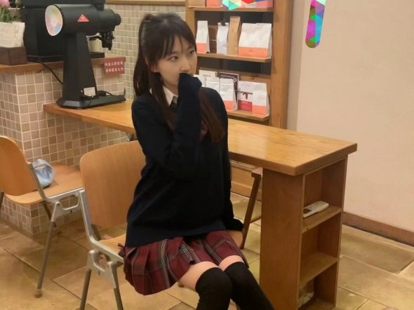 长腿过膝袜女孩