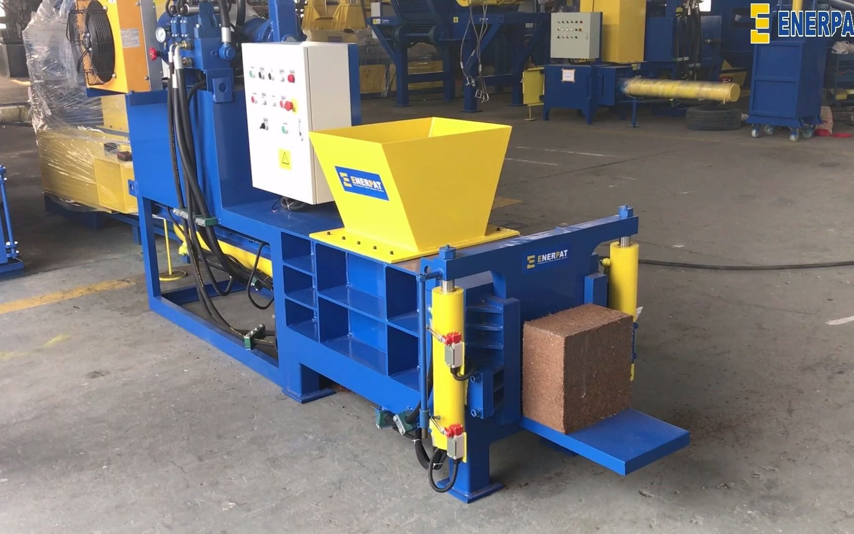 恩派特自动上料锯末粉压块机