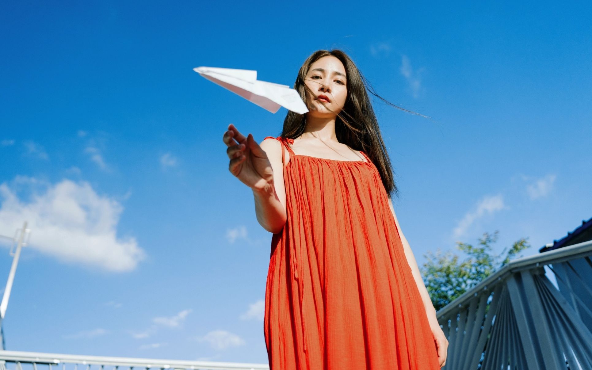 胶片感氛围情绪片拍摄引导丨索尼a7m4丨腾龙28-75 g2丨拍照姿势教学丨