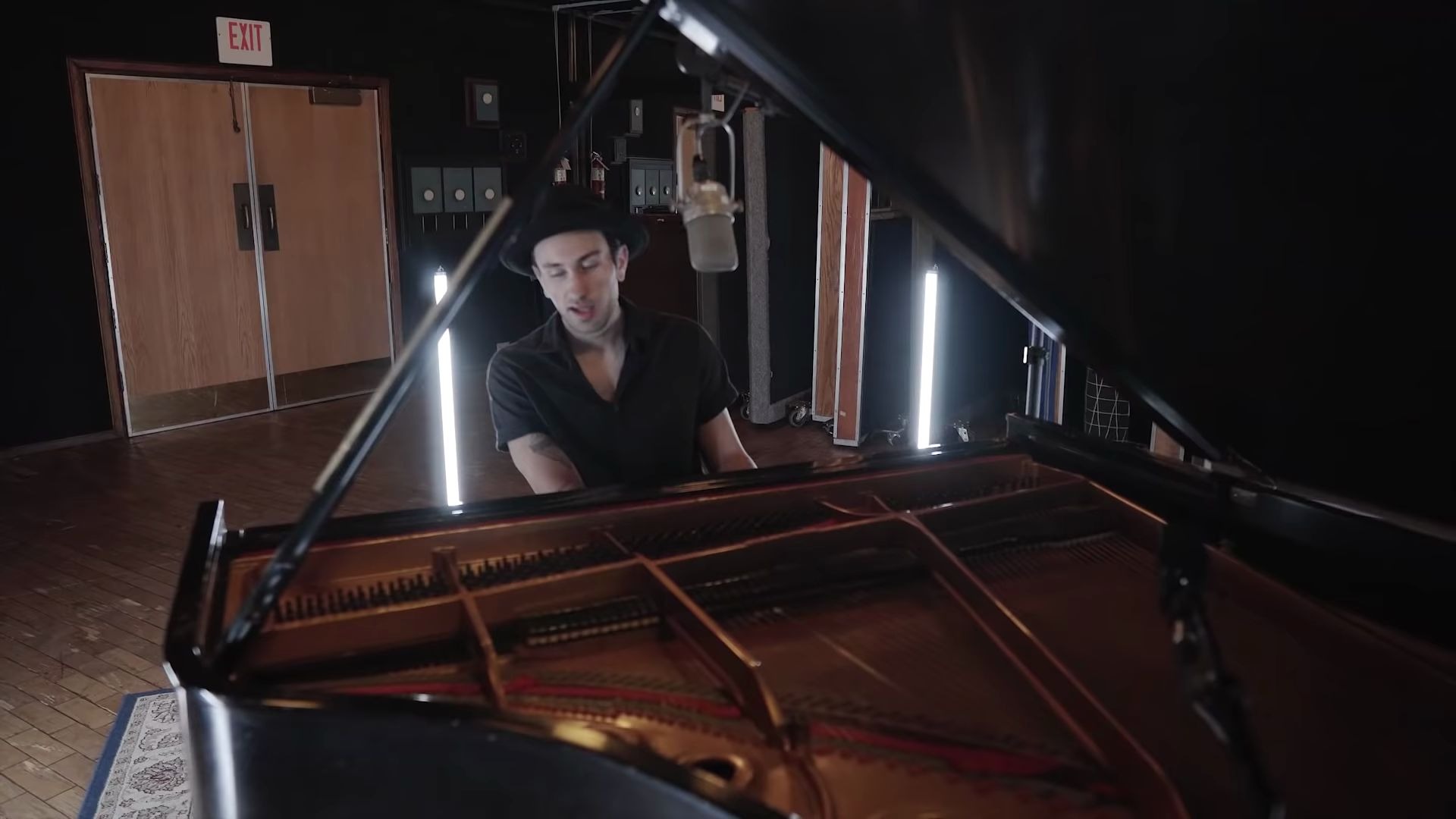 slander - love is gone ft. dylan matthew (acoustic) - youtube_哔