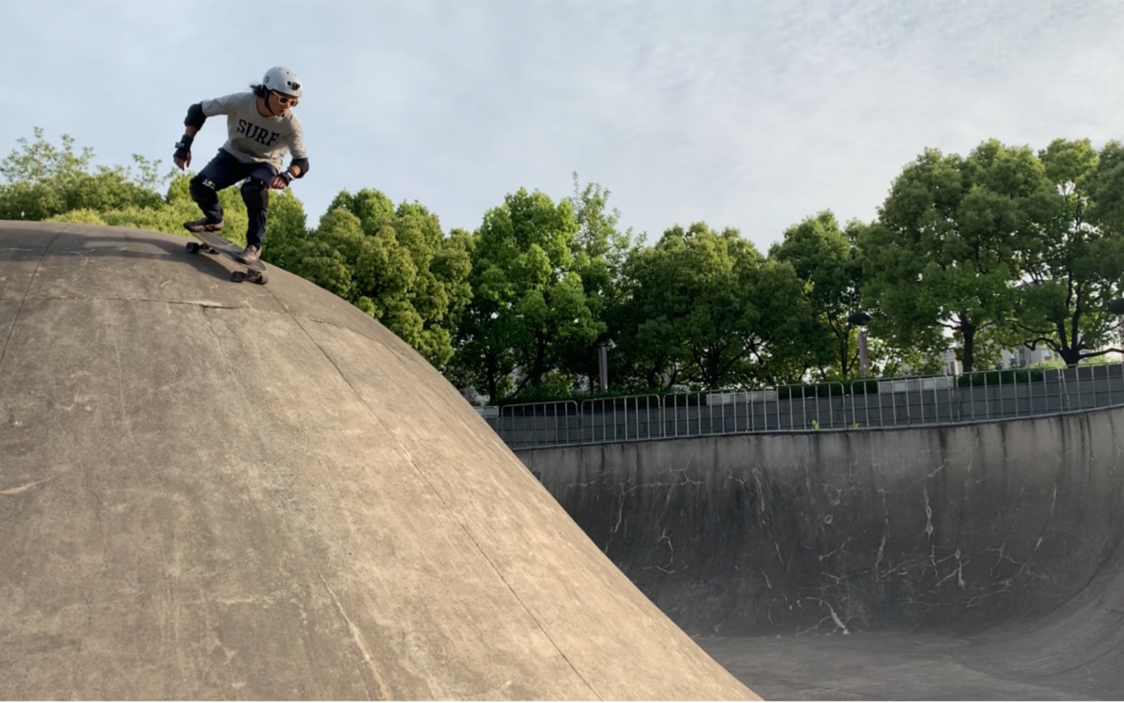 smp大碗池冲坡 陆地冲浪板 cutback surfskate_哔哩哔哩 (゜-゜)つロ