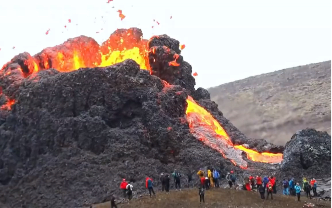 冰岛一天爆发1400多次地震,酝酿着前所未有的火山喷发?