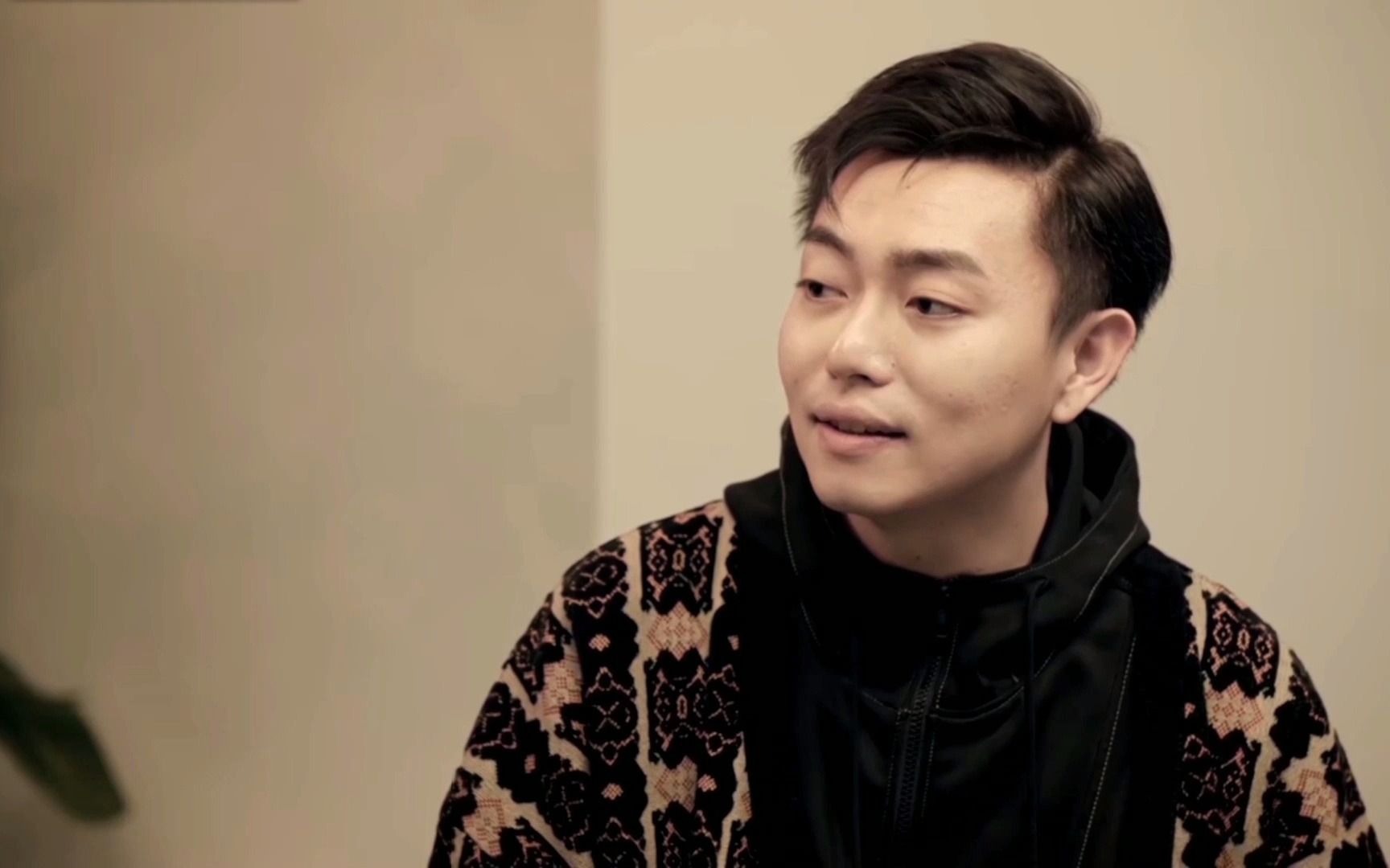 【同一屋檐下】细数"外星人"濮小博的迷惑行为,大写的尴尬