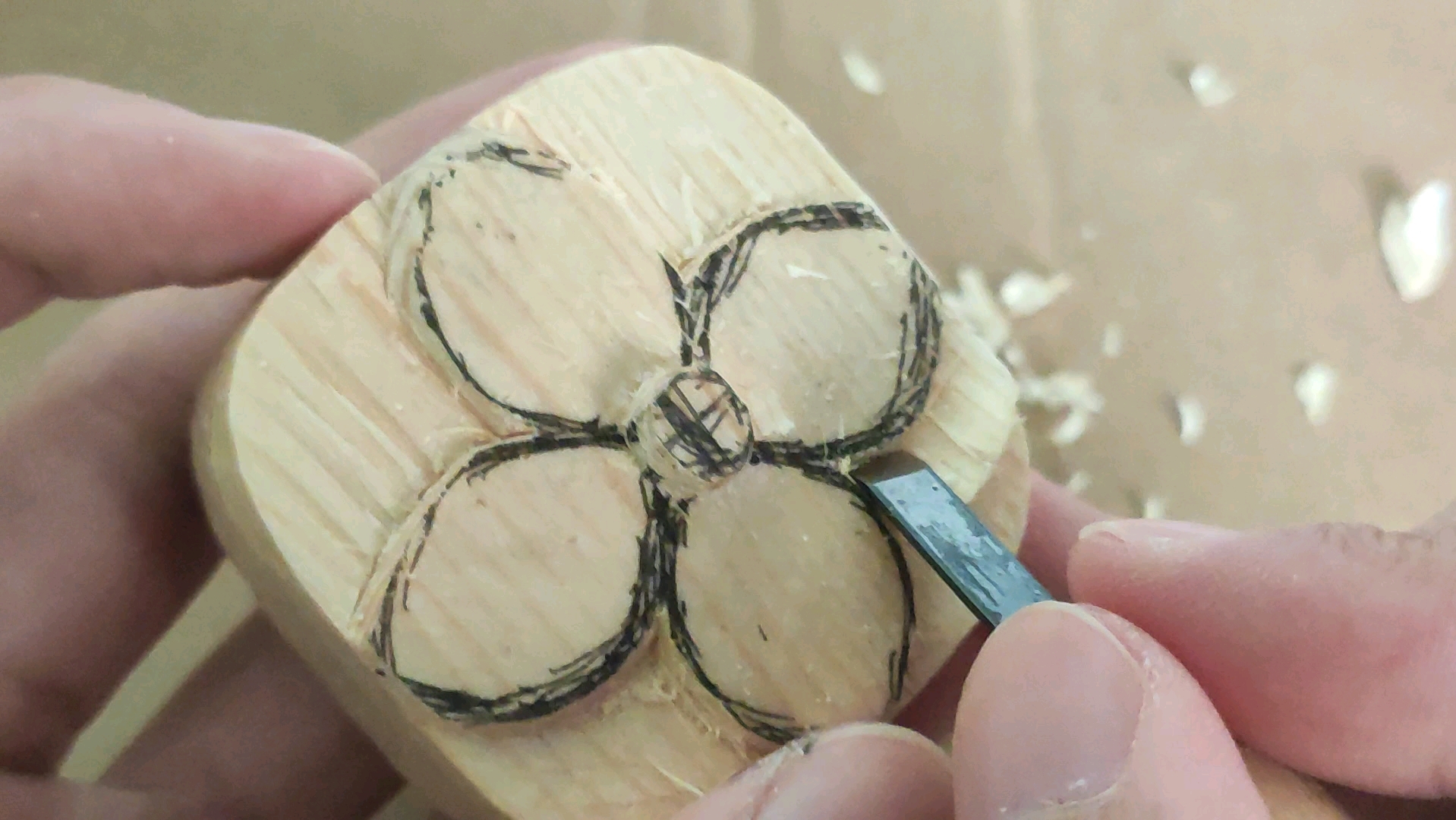 木头雕刻,解压放松,削木头,手把件雕刻,雕刻柿子