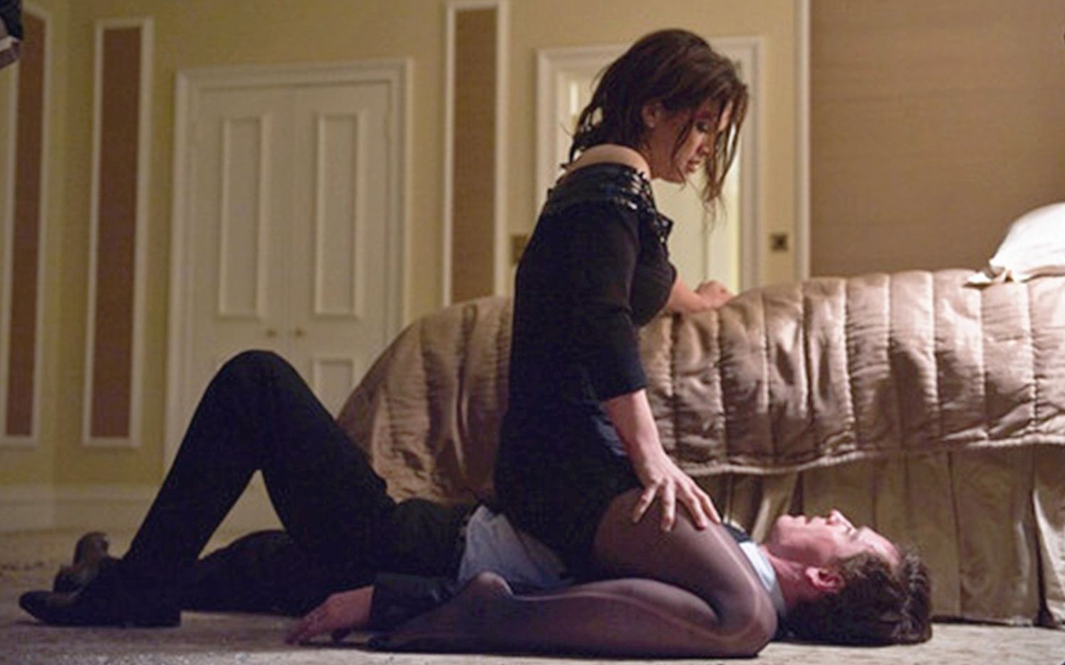 【硬核对决114】女特工三角锁柔术绞杀 吉娜卡拉诺mma综合格斗对战