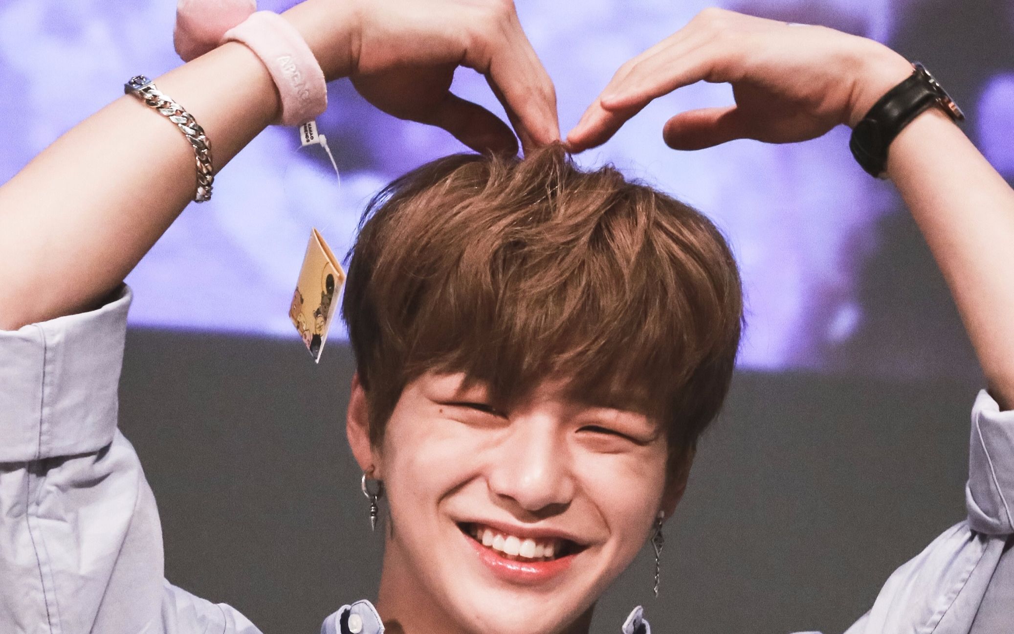 姜丹尼尔《微甜马卡龙》情人节特供:26个阳光小姜笑容