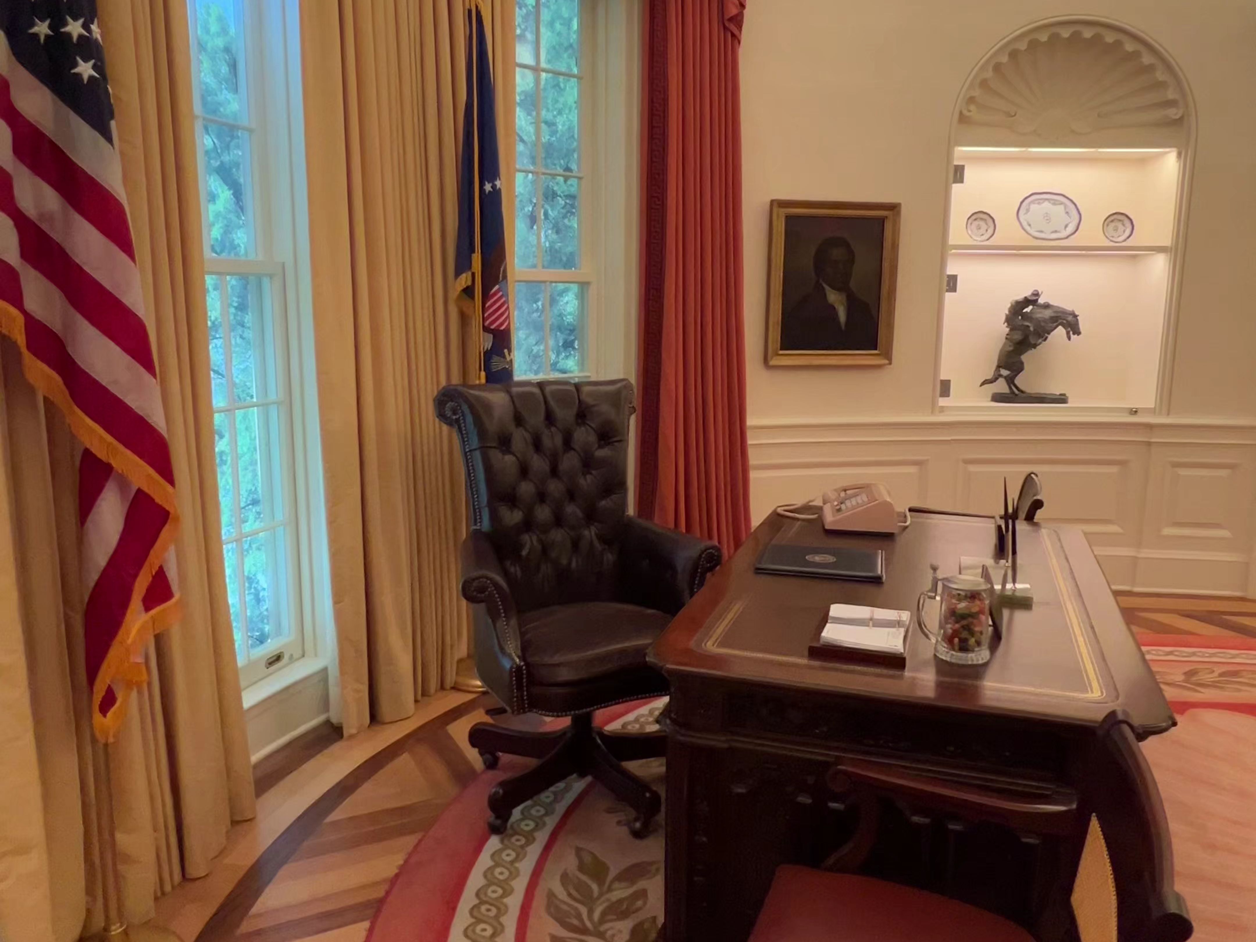 沉浸式参观白宫总统办公室