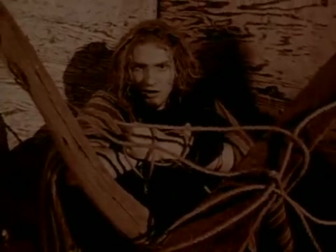 [图]【Alice In Chains】- Man in the Box (Official Video)