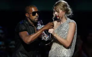 Télécharger la video: Taylor Swift夺数项格莱美后翻唱Famous霸气回应kanye