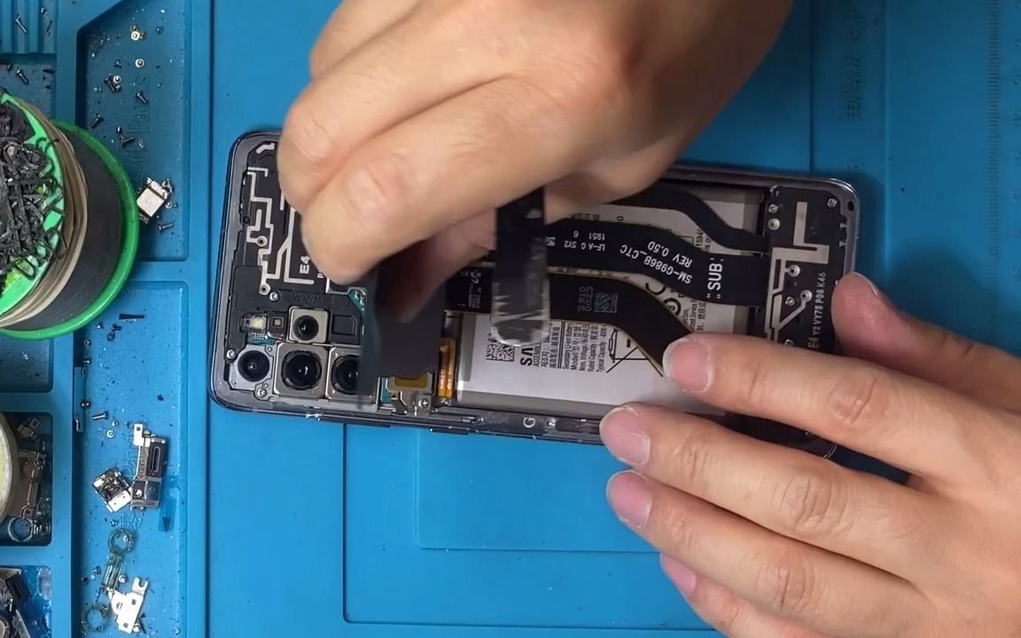 怎样维修三星galaxys20plus充电口