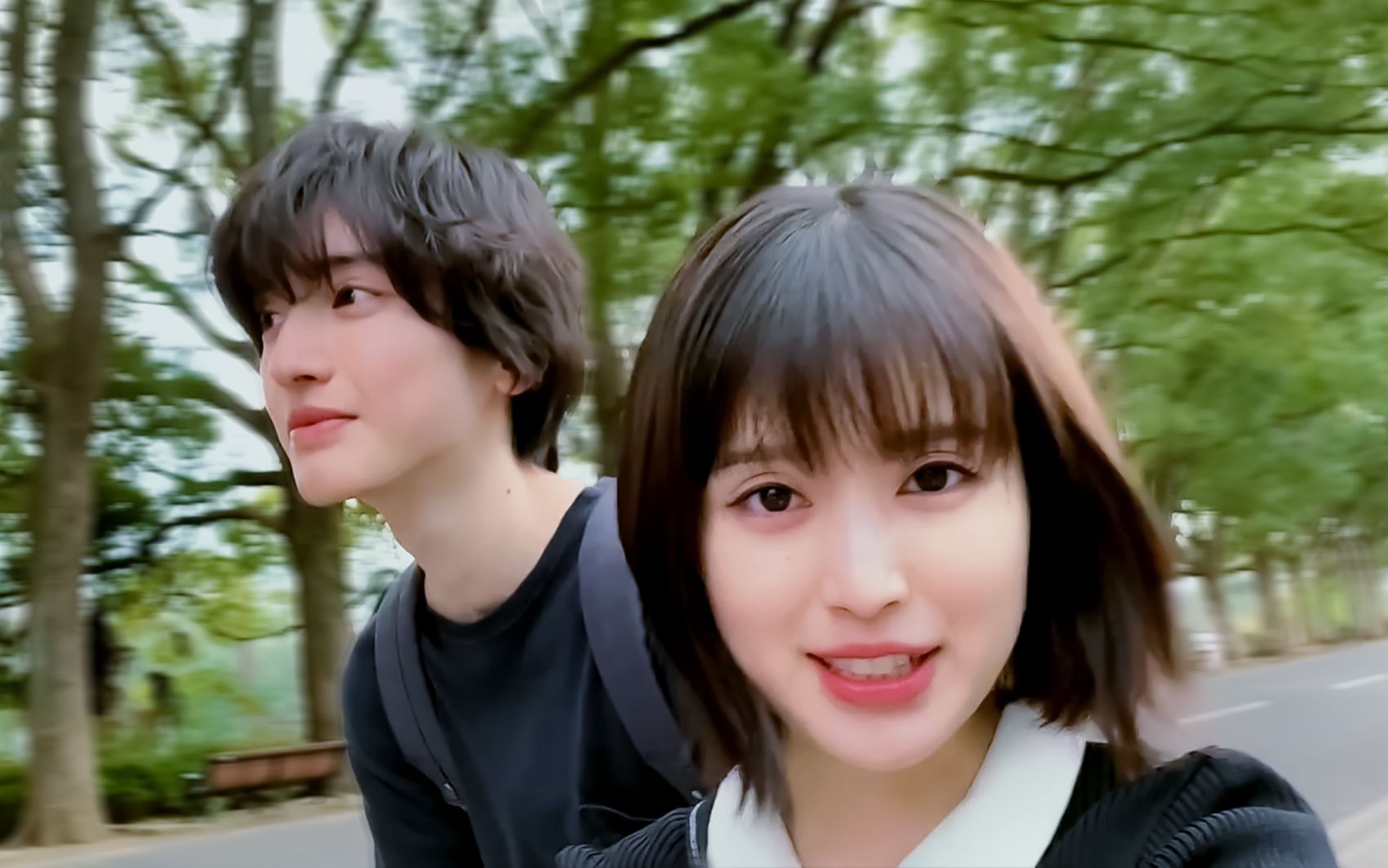 陷入爱情的情侣,开启24小时甜腻模式!