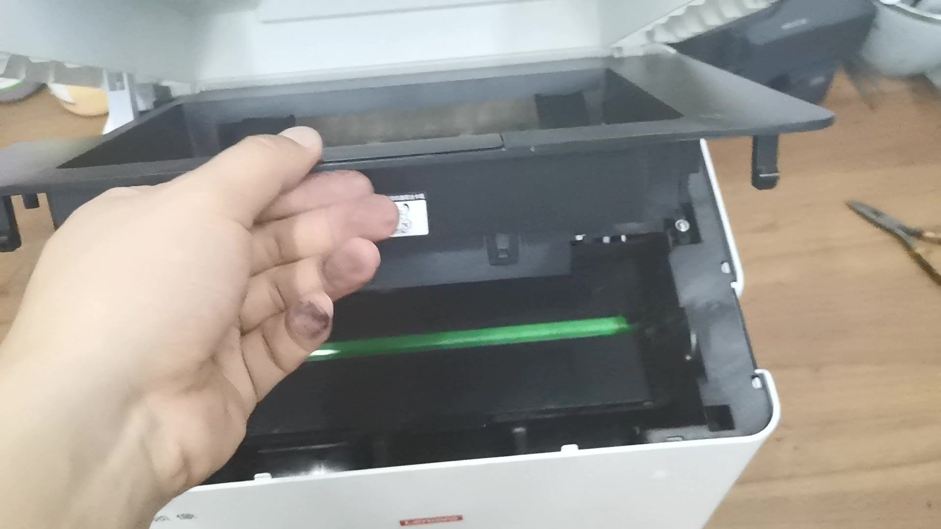 联想100系列更换粉盒和加粉清零步骤