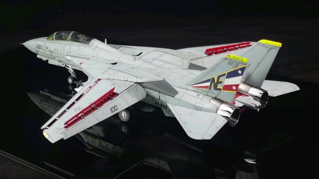 [图]壮志凌云1/72F-14D雄猫战斗机