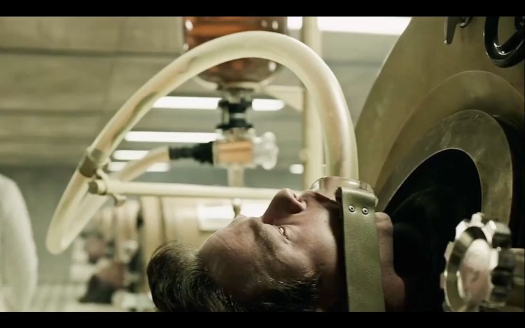 养老院养鳗鱼,灌进体内榨成汁,惊悚《救命解药》